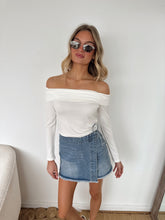 Load image into Gallery viewer, Courtney Off-Shoulder Overfold Top